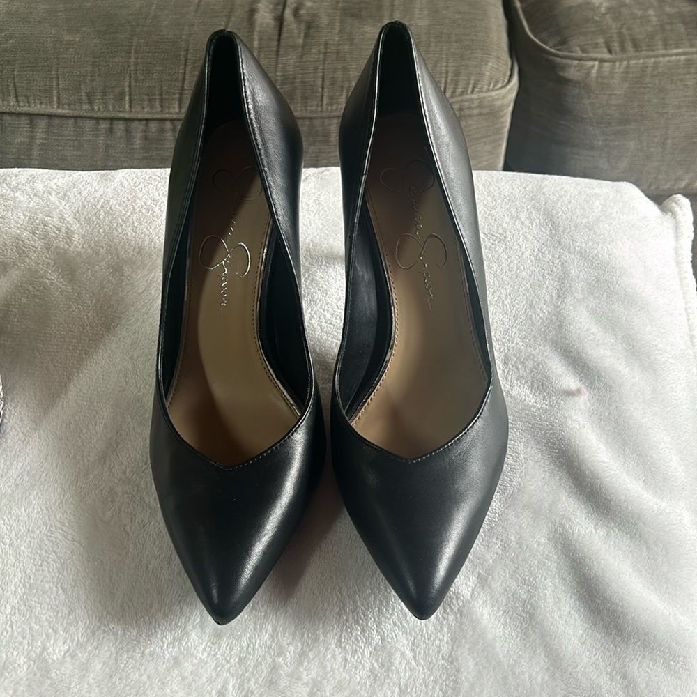 Black Jessica Simpson pleather pumps
